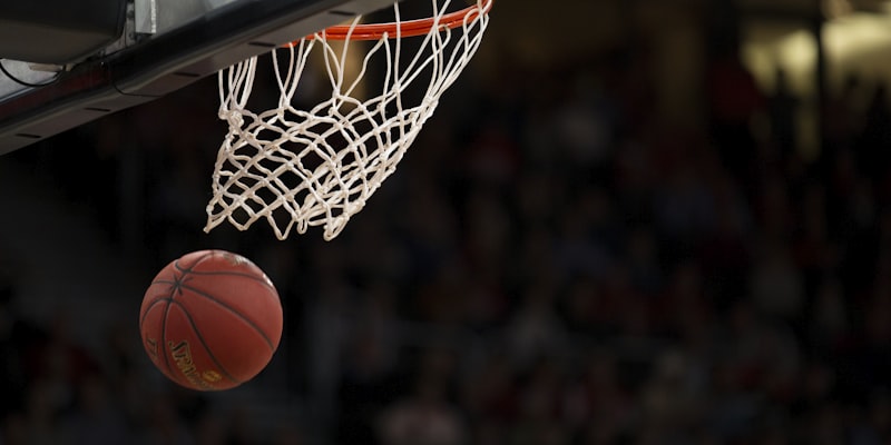 NBA季后赛湖人队与勇士队的比赛预测分析